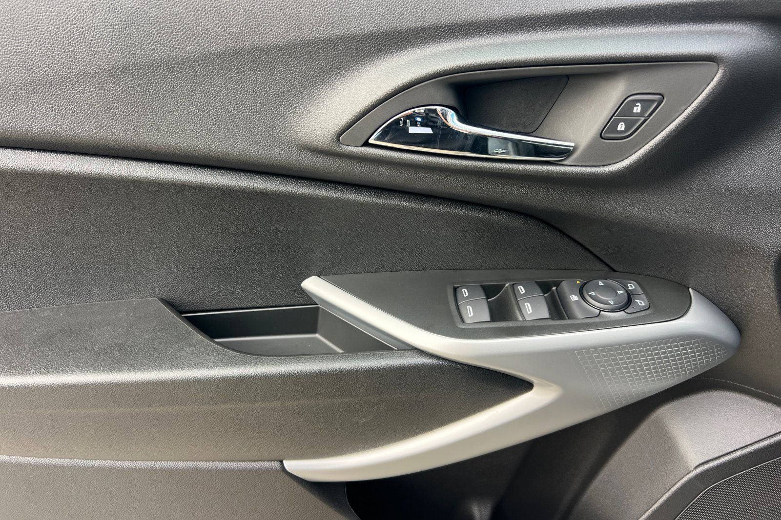 2026 Chevrolet Trax FWD LS