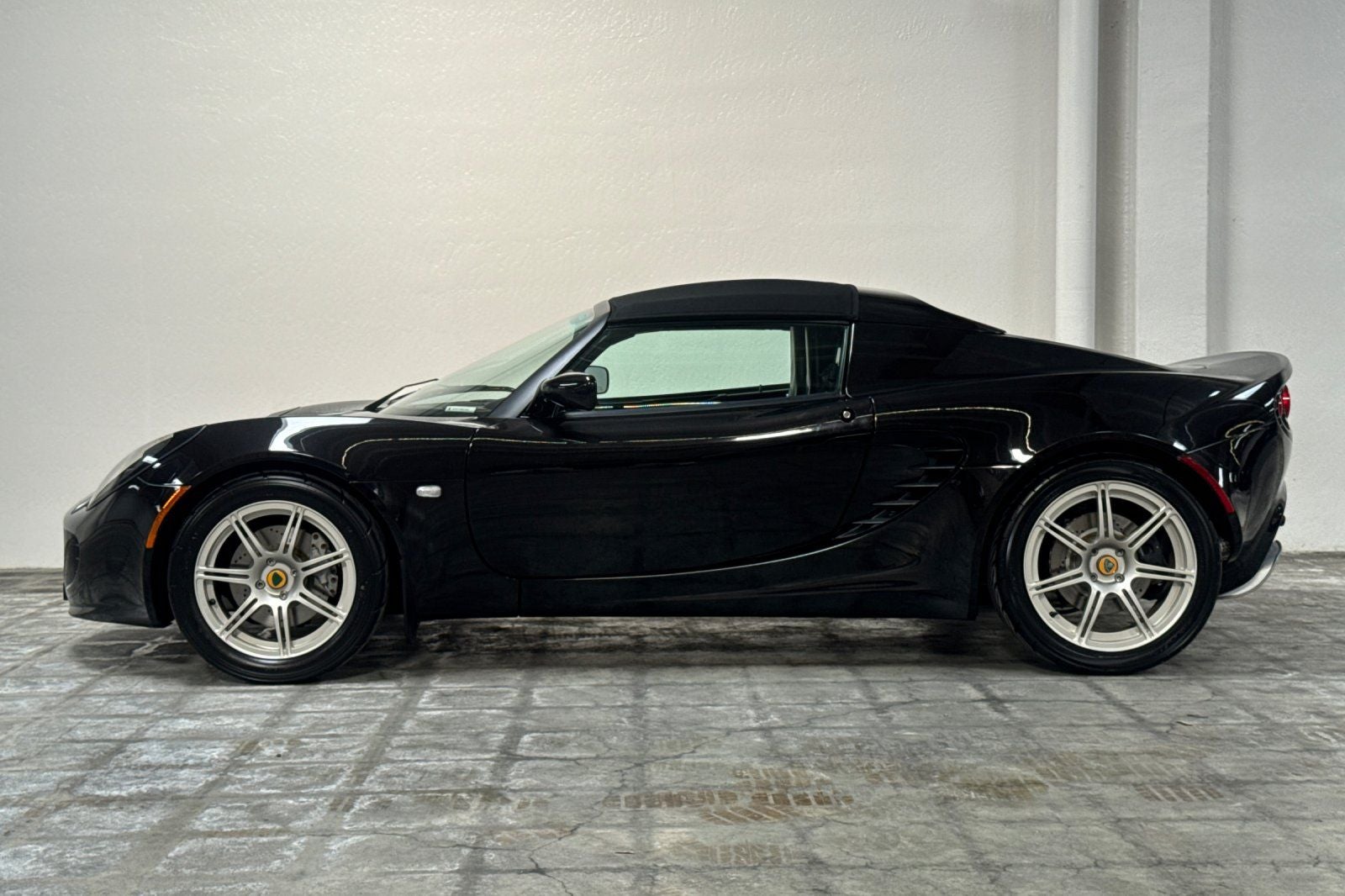 2005 Lotus Elise Base