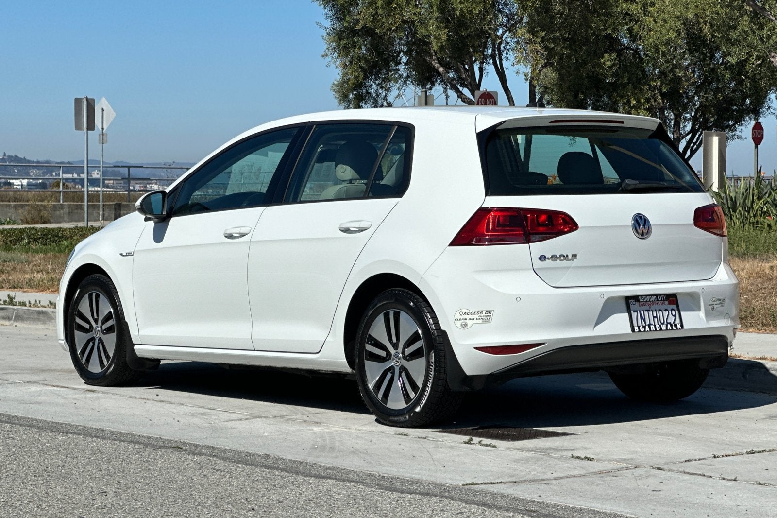 2016 Volkswagen e-Golf SEL Premium