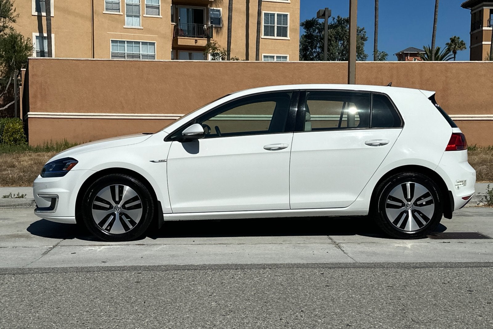 2016 Volkswagen e-Golf SEL Premium