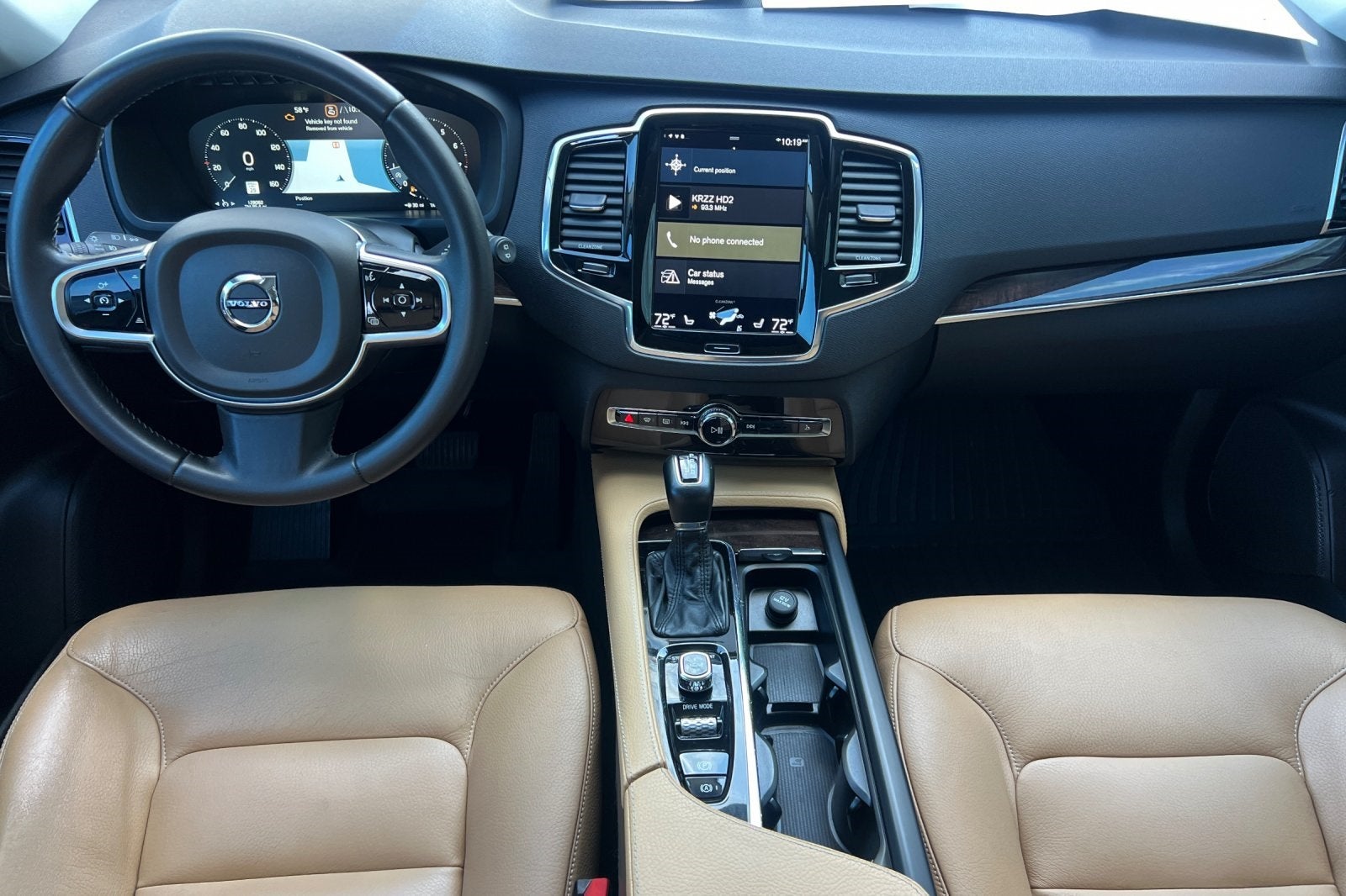 2016 Volvo XC90 T6 Momentum